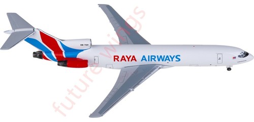 1:400 AeroClassics AC411335 Raya Airways B727-200F 9M-TGH+Free Tractor - Picture 4 of 6