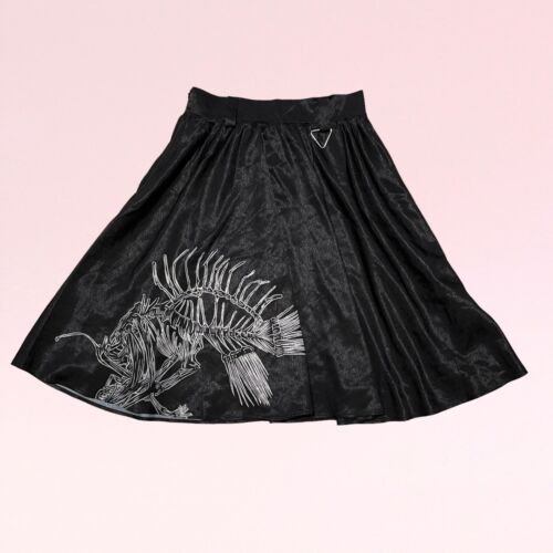 90s y2k black satin goth grunge indie boho fish skeleton skater full skirt XS - Afbeelding 1 van 11