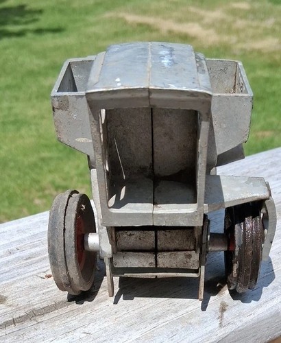 Vintage Allis Chalmers Gleaner Combine And One Head ERTL Dyersville Iowa USA - Picture 2 of 5