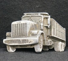 WF13112 VINTAGE 1982 CUTOUT SEMI-TRUCK DUMP TRUCKR TRUCKER ARTWORK BELT BUCKLE