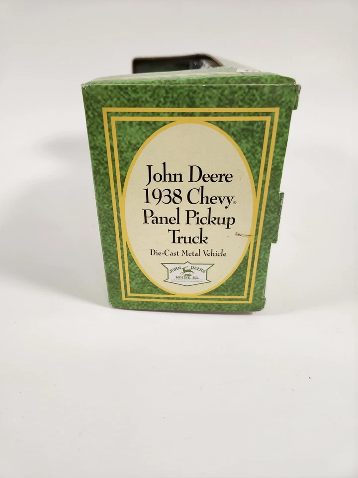 John Deere 1938 Chevy Panel Pickup Truck G Tractor Coin Bank 1/25 Ertl #15235 - Image 3 of 4