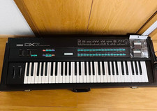 Yamaha DX7 Digital Synthesizer 61Key Tested w/ Hard Case Cartridges×2 from Japan