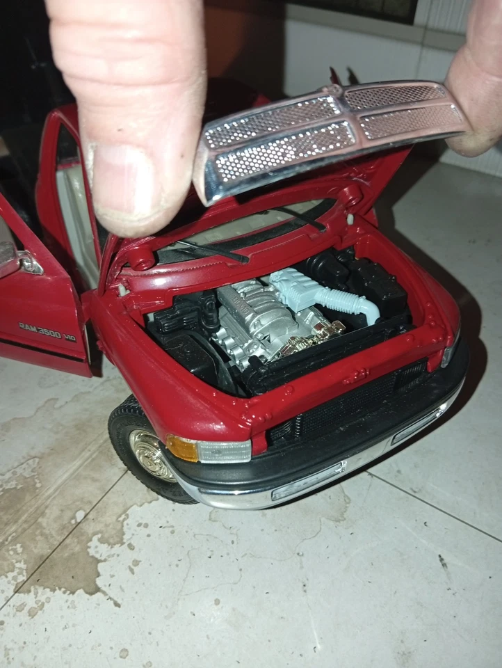 dodge ram 1/18 - Photo 3/4