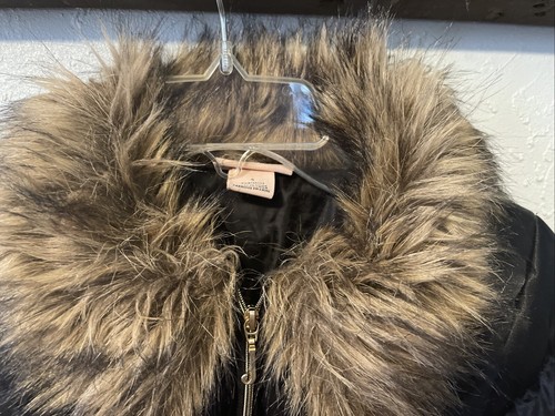 juicy couture Kids Puff Black Fur Collar Coat Size 5 Gold J Charms On Zipper - Picture 3 of 6