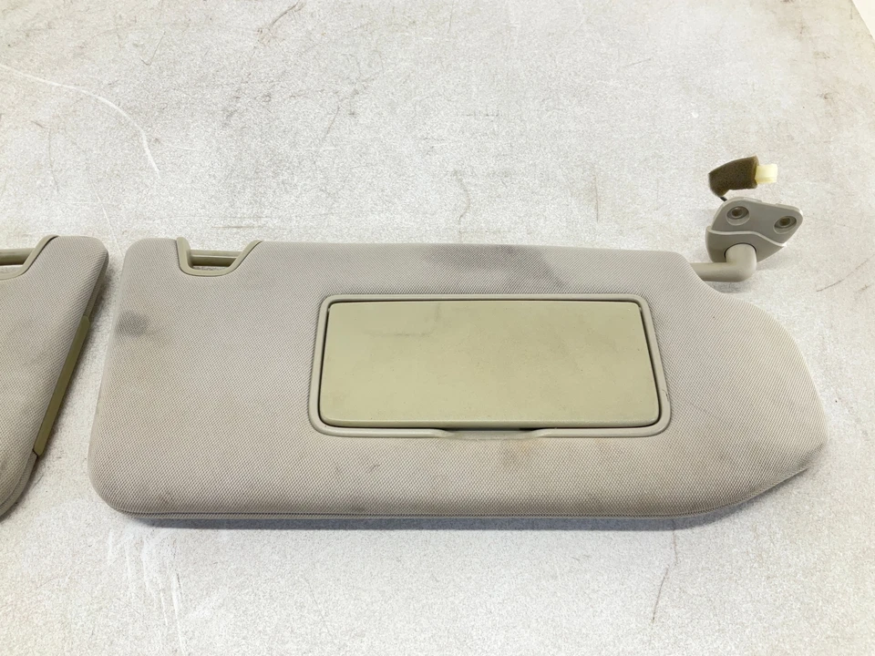 09-13 INFINITI FX37 Front Left Driver & Right Passenger Sunvisor - Image 4 of 4