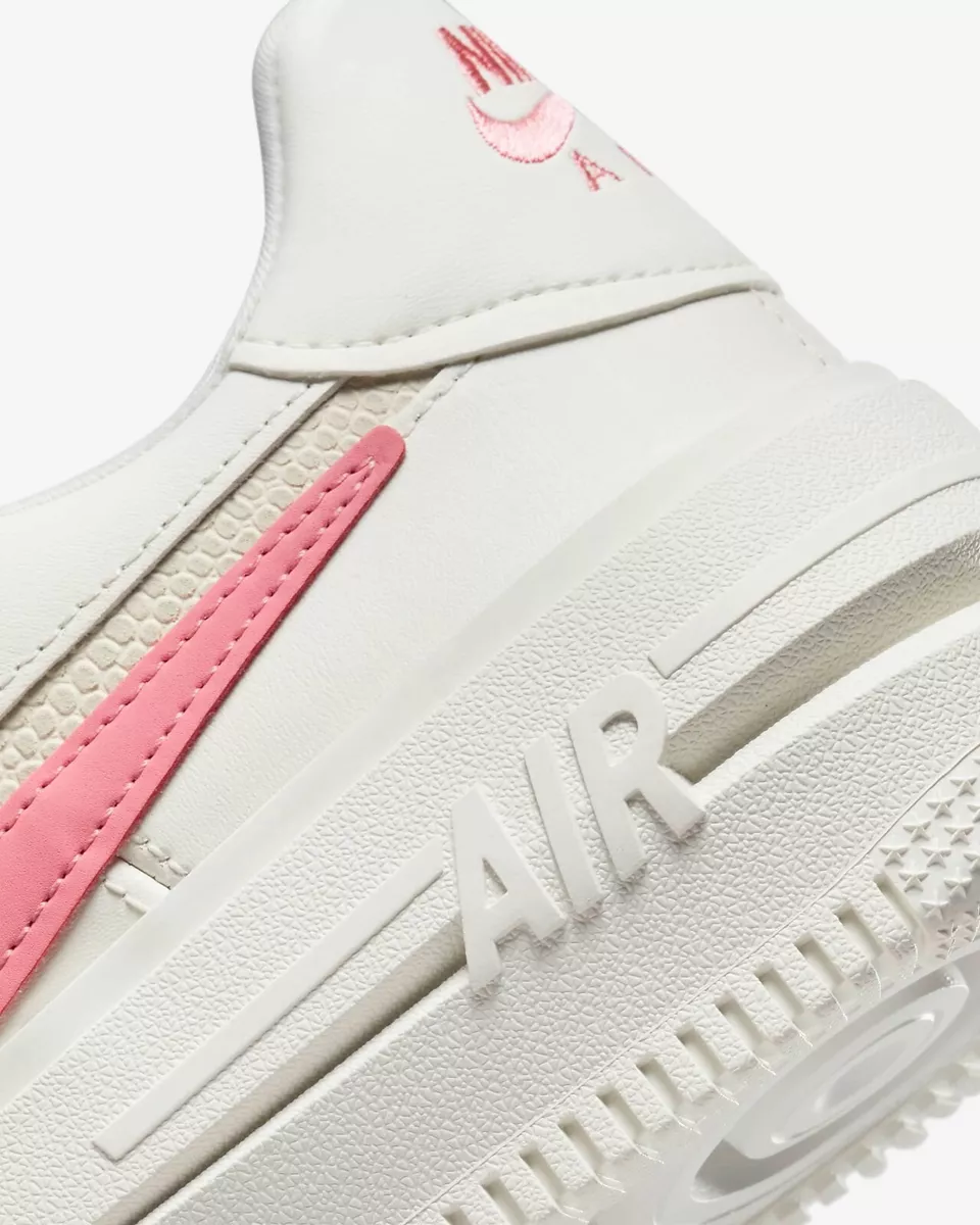 Nike Women's Air Force 1 PLT.AF.ORM Sneakers Sail/Sea Coral