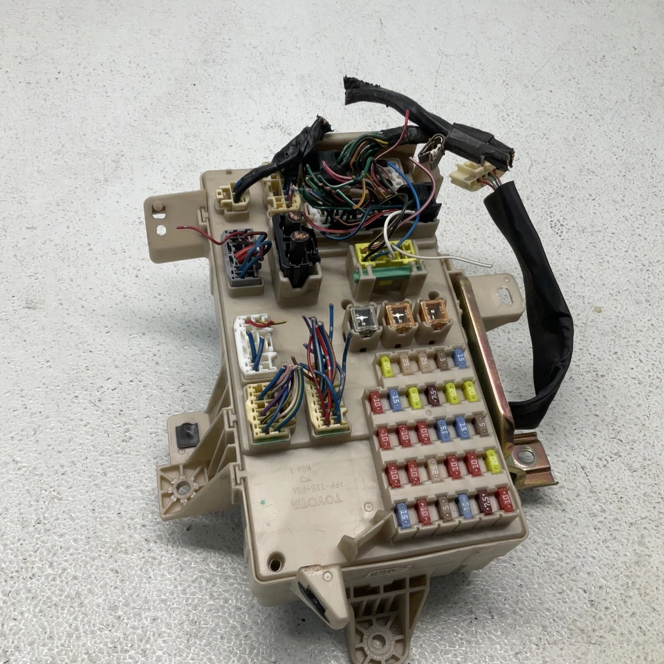 Lexus ES330 STD,Fuse Box Cabin,04-06,3.3L-V6,AT-U151E,3MZFE,82730-33230,Excellen - Image 4 of 4