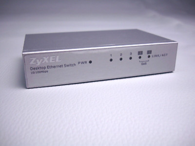 Zyxel ES-105A 5-Port Unmanaged Fast Ethernet Network Switch (10/100)
