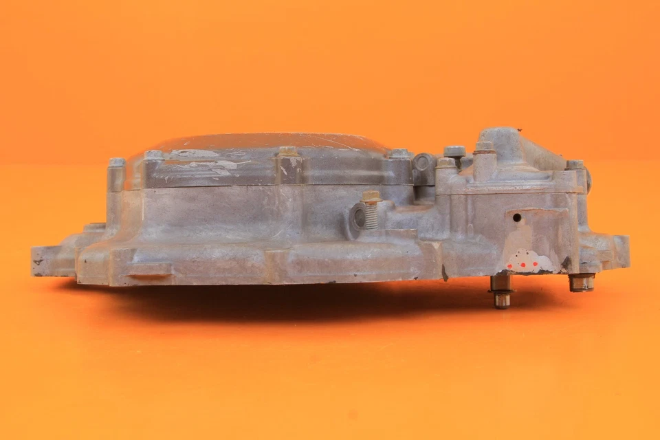 01-05 2005 YZ250F YZ 250F OEM Cubierta de embrague interior derecha Carcasa Bomba de agua Foto 2 de 4