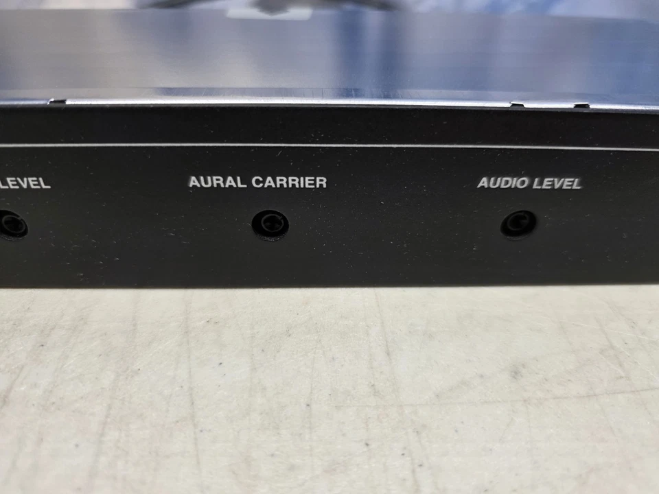 🔥 Pico Macom PCM55SAW 550 MHz PLL Saw-Filtered Audio/Video Modulator EUC Tested - Image 4 of 4