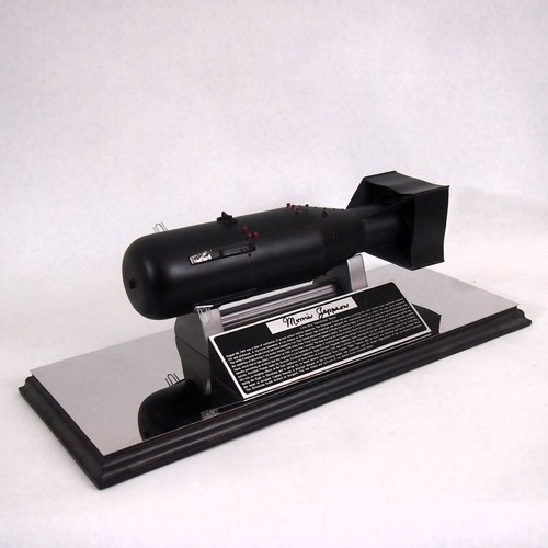 MKI MK1 Atomic Bomb "Little Boy" Executive Desk Model - Morris Jeppson autograph - Picture 2 of 12