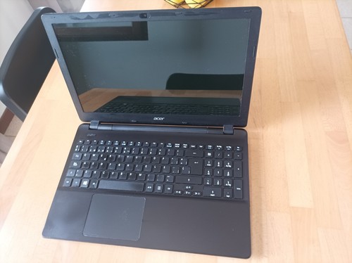 Acer E5-571 I3 4030U RAM 8 GB HD 500 GB Win10+ Office 21 Pro
