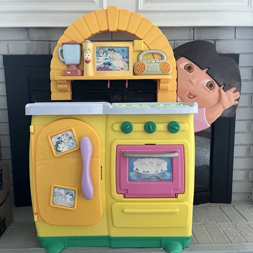 Vintage Nickelodeon Dora The Explorer Talking & Singing Kitchen 2005