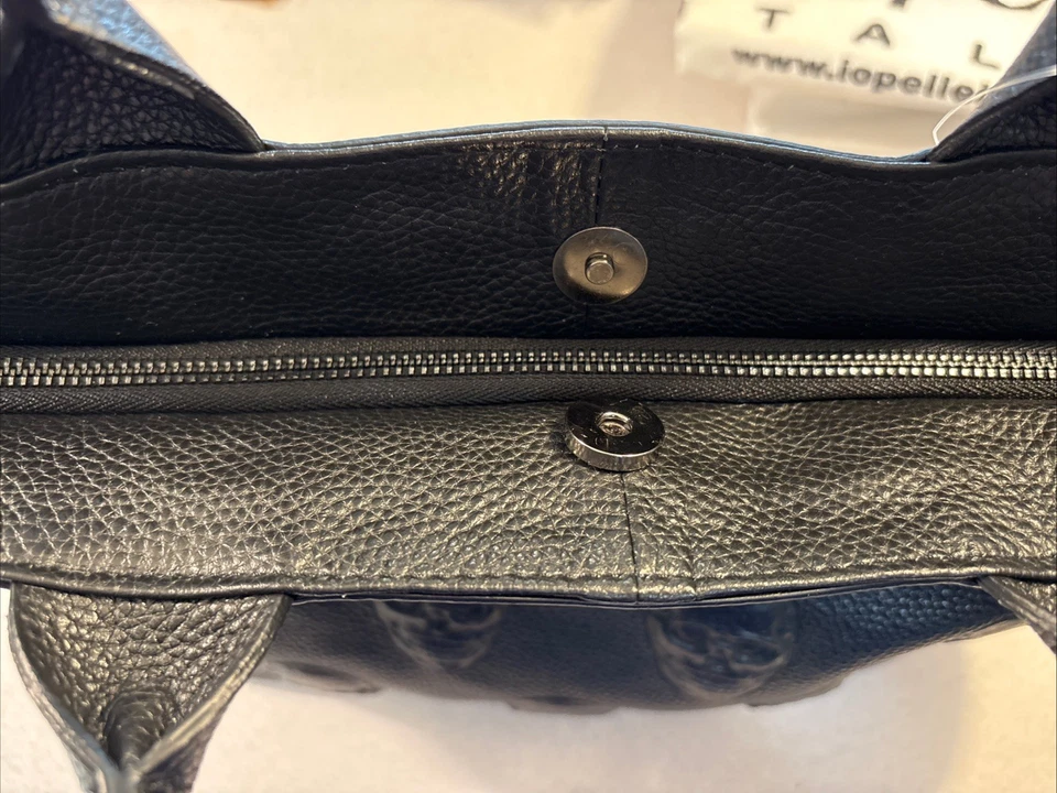 NUEVO SIN ETIQUETAS IOPELLE Italia Grande Calavera Cuero Repujado Bolso de Hombro Bolso de Mano $695 Cartera Foto 4 de 4