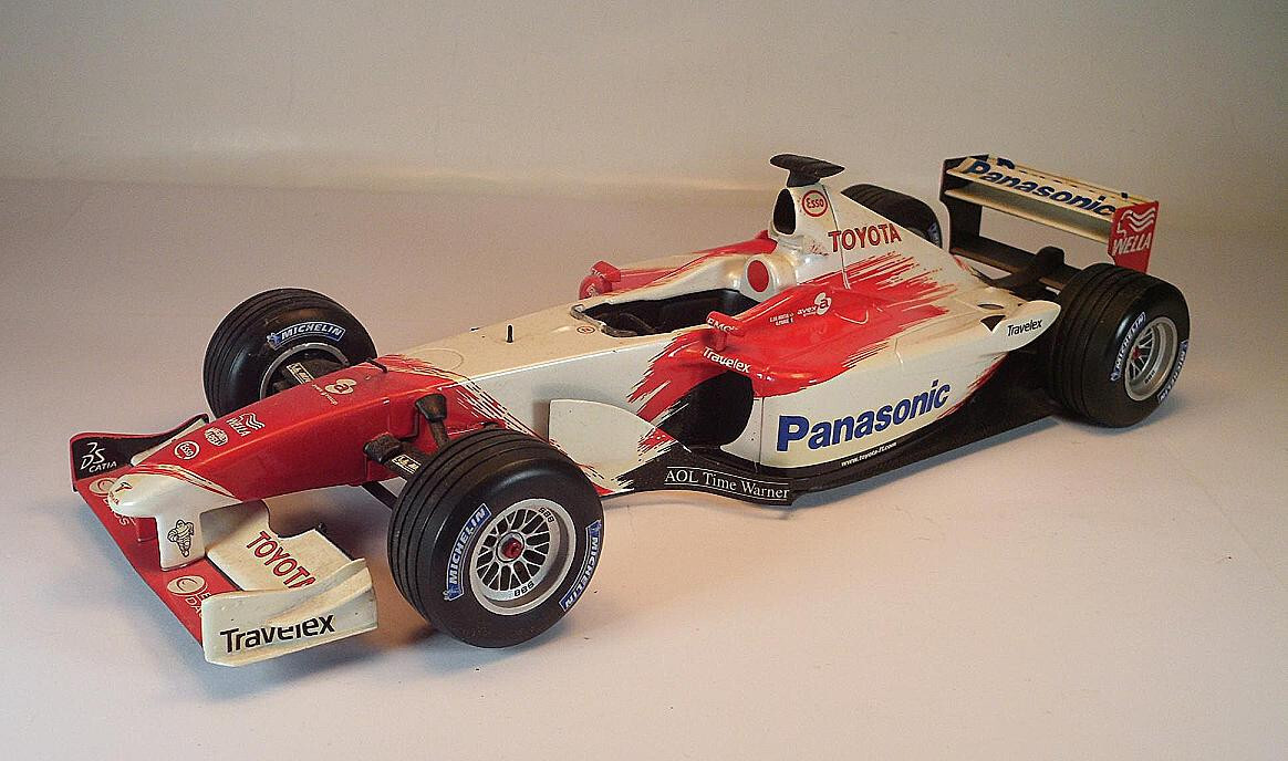 Minichamps PMA 1/18 Toyota TF 102 (2002) Formel Rennwagen