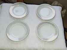 4 Royal Knight Traditional Staffordshire England 22k Gold Bread/Salad plates