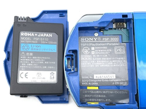 Consola SONY PSP-3000 Azul Nueva Batería y Memory Stick y Estuche Exterior Probado Bueno - Imagen 14 de 19