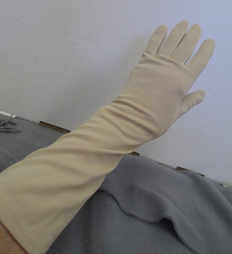 VTG LADIES GLOVES, 3 PAIR, WHITE, BEIGE, BLACK, CLEAN & NICE, SIZES 6 1/2-7 1/2 - Picture 18 of 23