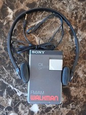 #B)Sony SRF-19W FM AM Walkman Portable Radio BeltClip Tested Works 