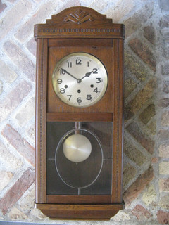 antico orologio da parete con melodia Westminster