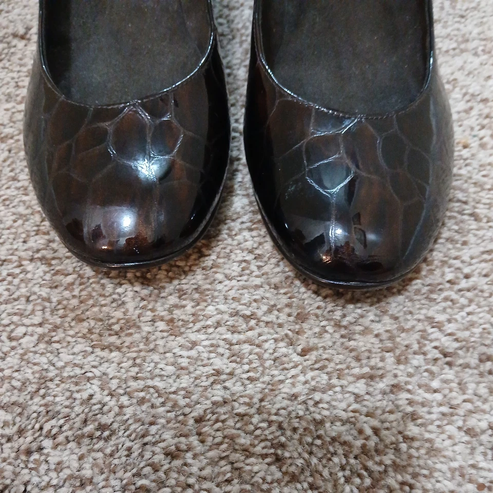 Stuart Weitzman Bark Brown Croc Print Leather Kitten Heel Wedges Sz 7.5 M - Image 4 of 4