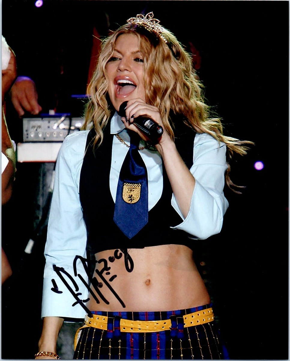 BLACK EYED PEAS FERGIE STACY FERGUSON SIGNED AUTOGRAPHED 8X10
