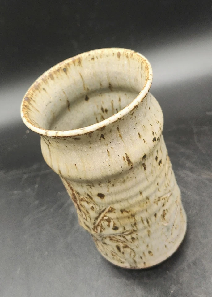 Jarrón floral inciso de cerámica artística hecho a mano gris moteado cerámica 6,5" firmado Foto 4 de 4