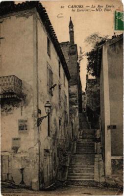 Old postcard Cahors La Rue Devia les Escaliers (686194)