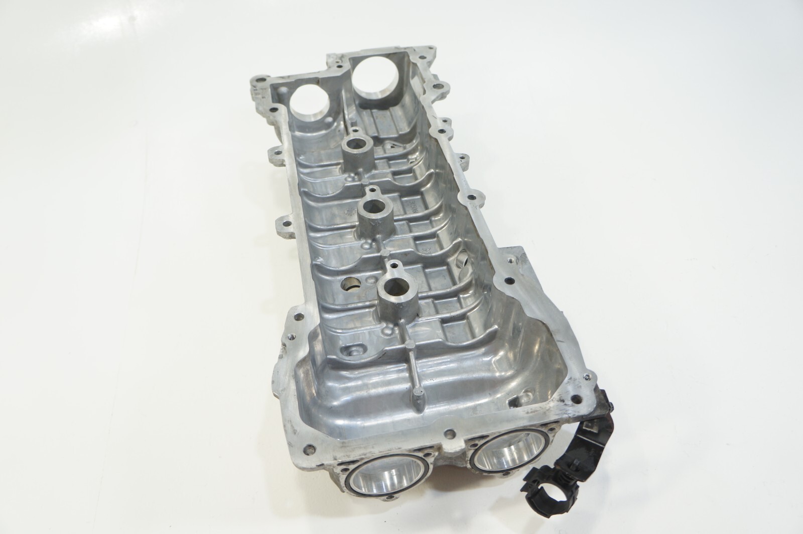 14-2019 maserati ghibli 3.0l v6 right passenger side engine valve cylinder cove