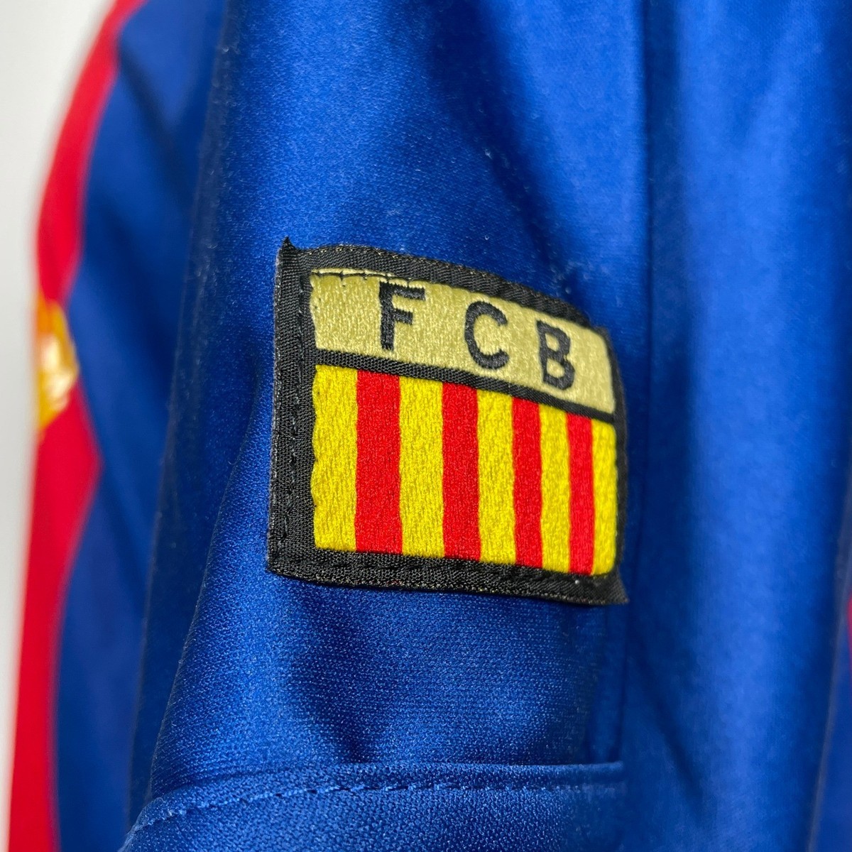 VTG Ronaldinho #10 FC Barcelona Team Store Red Blue Jersey Men's