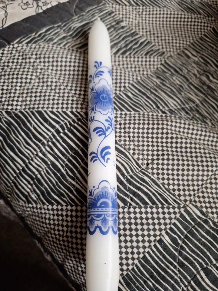 Pair Unused 9.5in Blue And White Dutch Taper Candles - Image 2 of 3