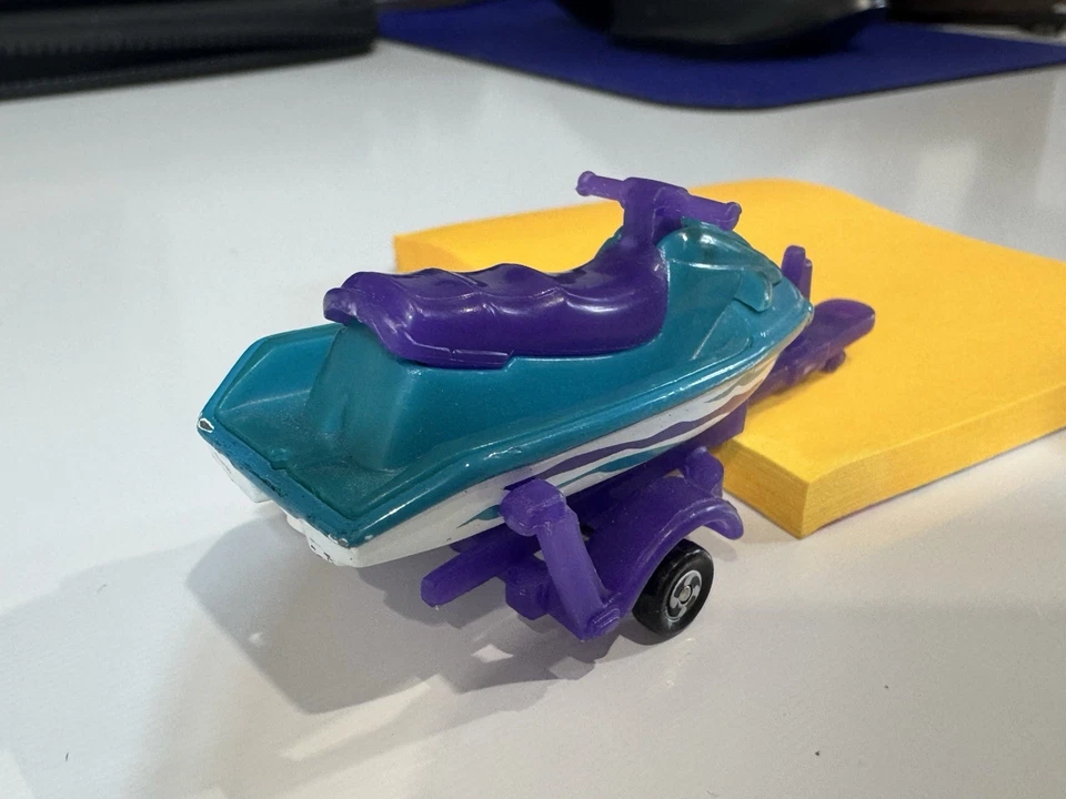 Caixa de fósforos vintage 1999 "Watercraft c/ Trailer" Jet Ski COM TRAILER MB373 roxo azul-petróleo - Imagem 2 de 4