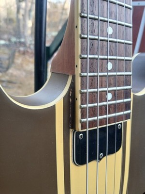Epiphone ES-333 Tom DeLonge Blink 182 Signature Guitar With Hard