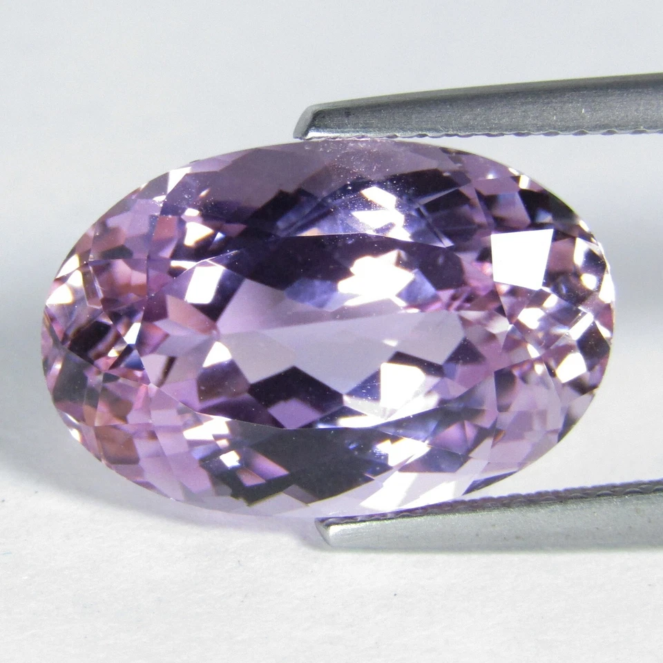 12.10Cts Ravishing Natural Pink Kunzite 17x11.2x8.2mm Nice Oval From Afghanistan - Image 3 of 4