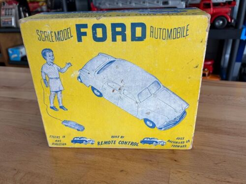 Vintage 1949 FORD Custom 4 DOOR 1/25 scale REMOTE CONTROL PROMO MODEL BY AMT - Picture 22 of 23