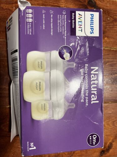 3 Pack Philips Avent Natural 4 oz Baby Bottles w/ Natural Response 0M Flow 2 - Picture 1 of 5