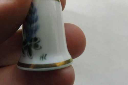 THIMBLE SOC. CHINA THIMBLE PAINTED BY N.CREED GUILDED RUSSELL FLOWERS (2922) - Bild 6 von 8