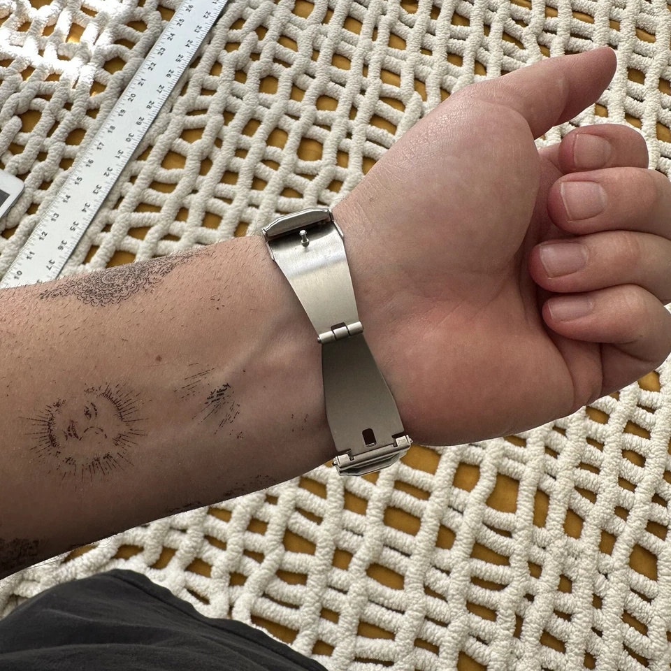 Женские часы Kenneth Cole KC51050001 из нержавеющей стали с акцентом на кристалл нуждаются в новом аккумуляторе - Изображение 4 из 4