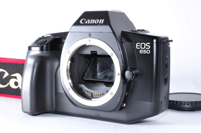 Canon EOS 650 35mm SLR Film Camera Body w/QD Back ｗ/Strap ＆ Cap Good! from Japan