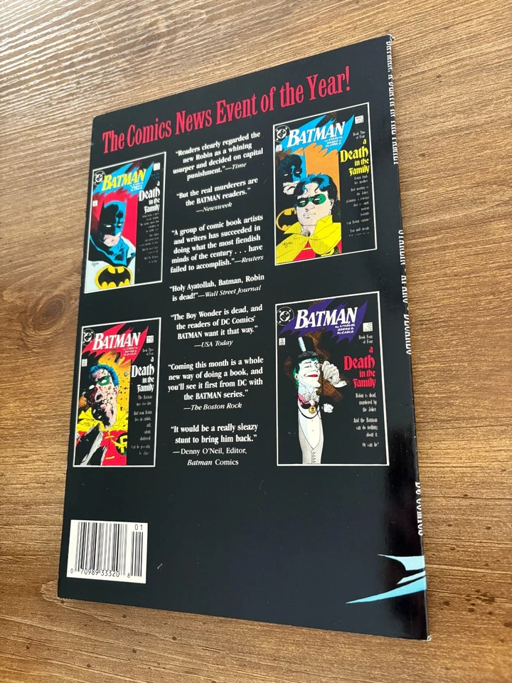 Livro de graphic novel Batman A Death In The Family DC Comics TPB 6 J354 - Imagem 2 de 2