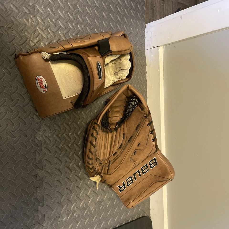 Domingue PRO RETURN - Bauer Supreme One100 Pro Full Right Goalie Glove & Blocker - Image 3 of 4