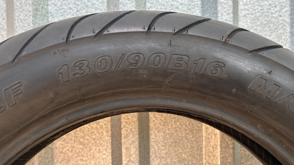 Neumático delantero de motocicleta Kenda para Harley Davidson K6702F 130/90-B16 Foto 3 de 4