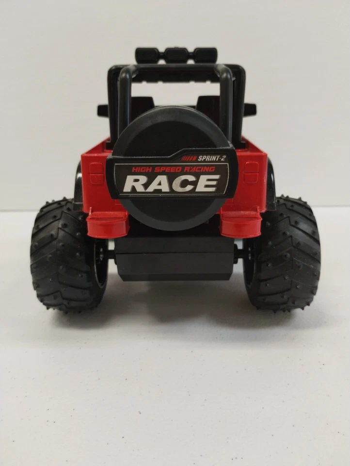 Réplica Jeep RC todo terreno 4x4 Foto 4 de 4