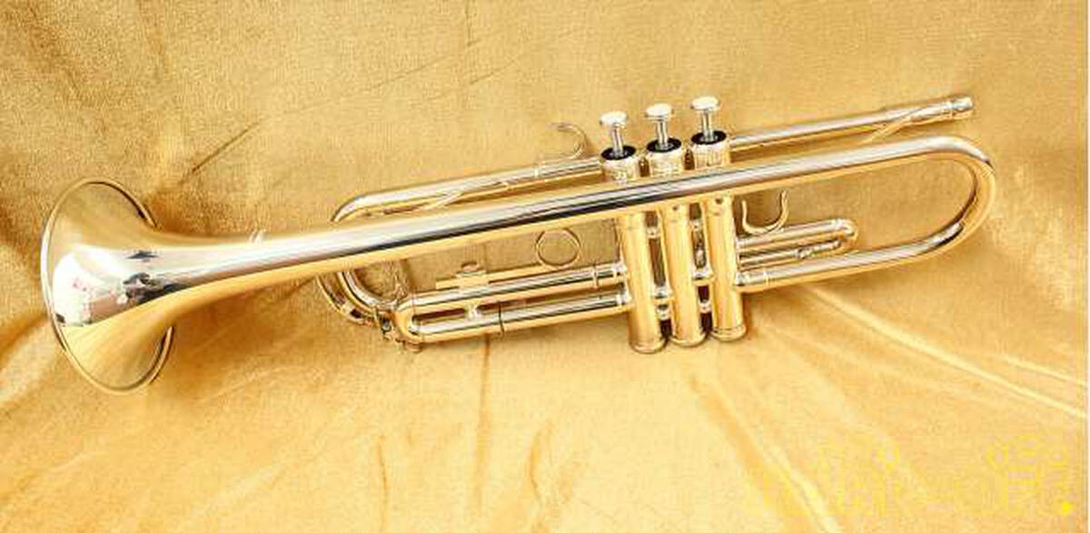 YAMAHA Trumpet YTR2335S Hard Case Included gold Used From YAMAHA Trumpet YTR2335S Hard Case Included gold Used From