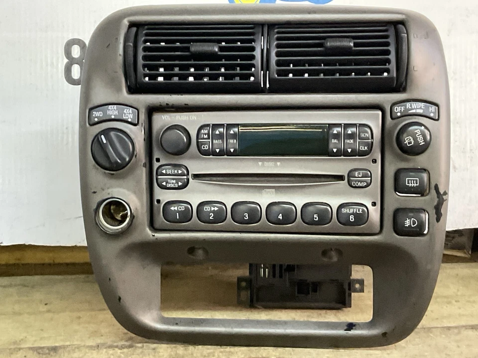 Ford Explorer Ranger Mountaineer 1995-2003 AM/FM CD/bisel gris pieza de fabricante original Foto 4 de 4
