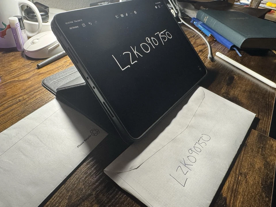 Apple iPad Pro 11 inch M2, 128GB, Wi-Fi with extra (see description) - Image 2 of 4