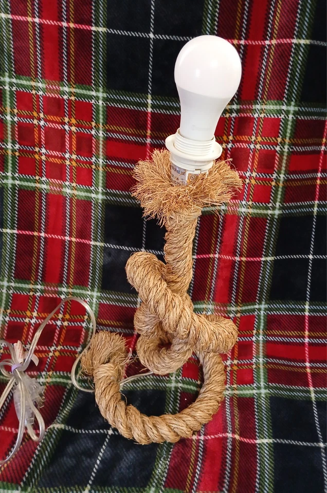 RARO celeiro de cerâmica corda nó mesa cabeceira GRANDE base de abajur náutico. SEM SOMBRA - Imagem 2 de 4