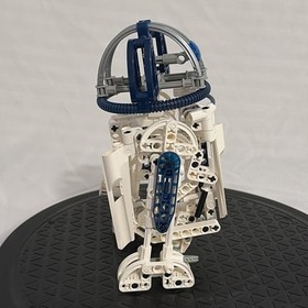 LEGO Star Wars R2-D2 (8009) Complete W/parts And Instructions.