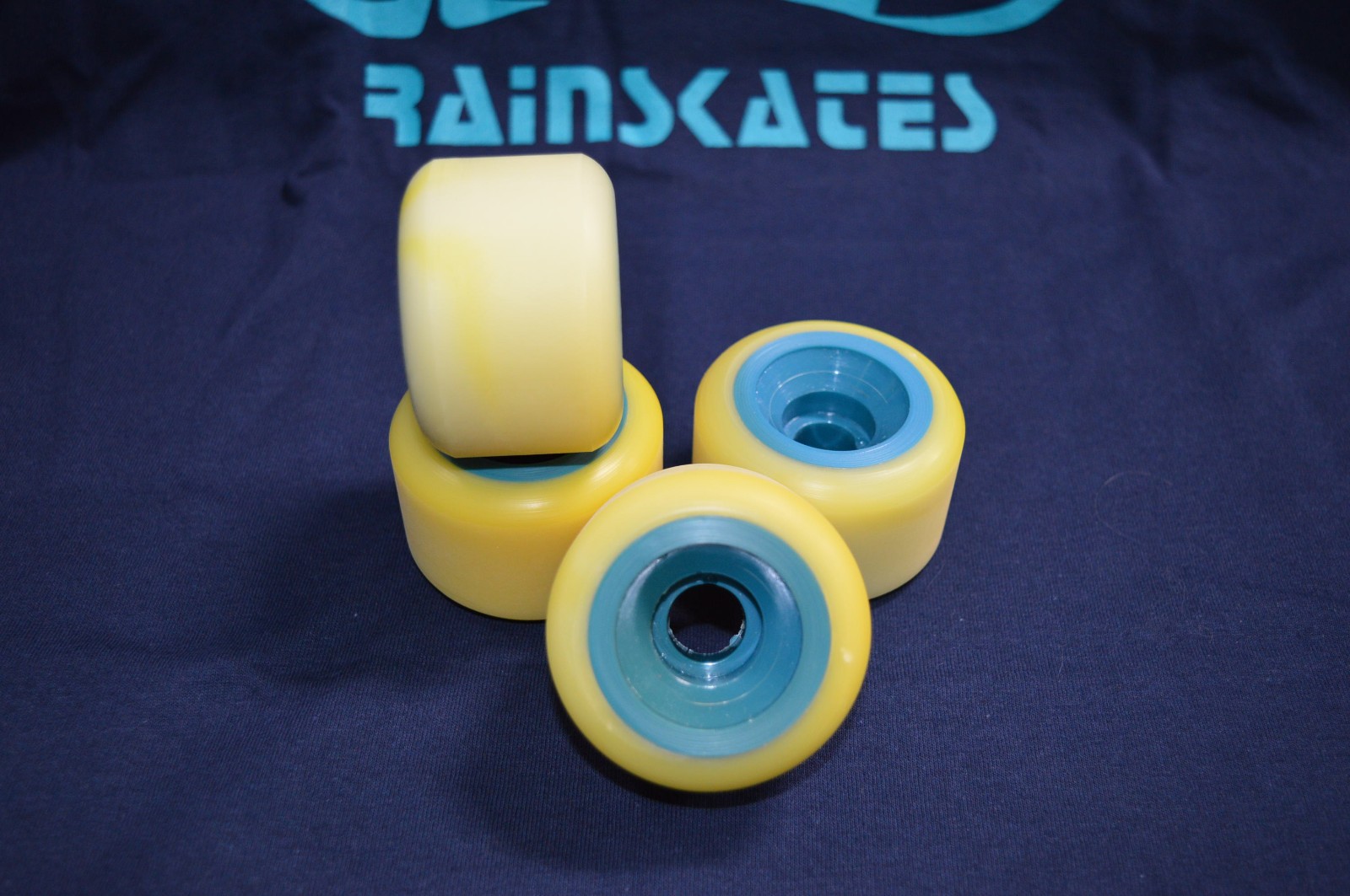 Blank NOS VISION PROTONS 62mm/95a Old School Skateboard Wheels, Blue Core