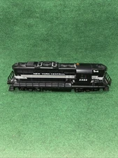 Lionel 2380 New York Central GP-9 Locomotive